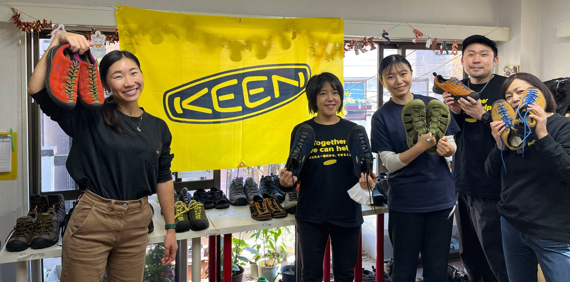 Giving Month 2023：<br>ビッグイシュー販売者へシューズを届けました