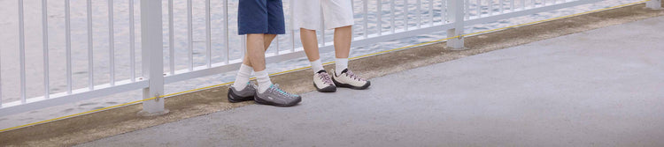 スニーカー