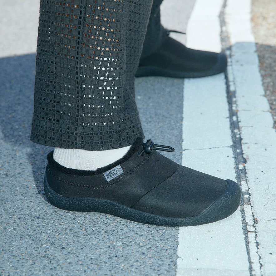 ウィメンズ ハウザー スリー スライド | Black Smooth Nylon | KEEN