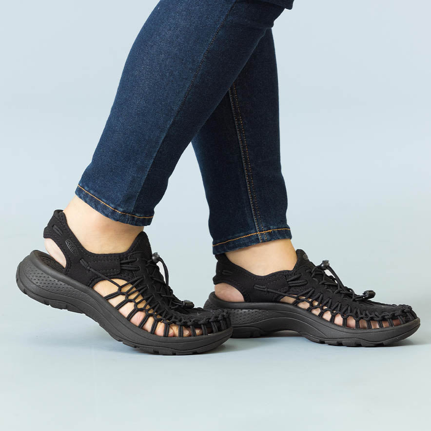 キーン ウィメンズ ユニーク アストリア ブラック 24cm ウィメンズ ユニーク | ユニーク アストリア | KEEN公式