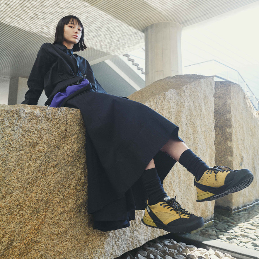 ジャスパーシリーズの黒です。 発売から15周年を迎える＜KEEN＞の定番アウトドアスニーカーJASPER