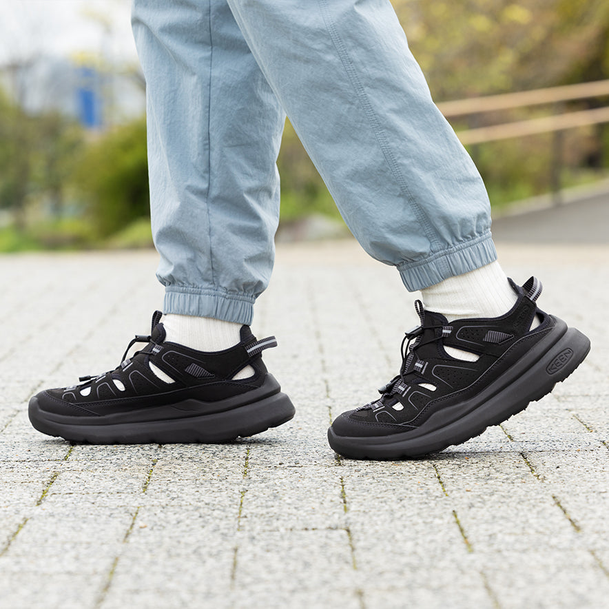 【新モデル】KEEN WK450 ブラック　厚底　24 メンズ ウォーキングシューズ Ι ダブルケーフォーハンドレッド