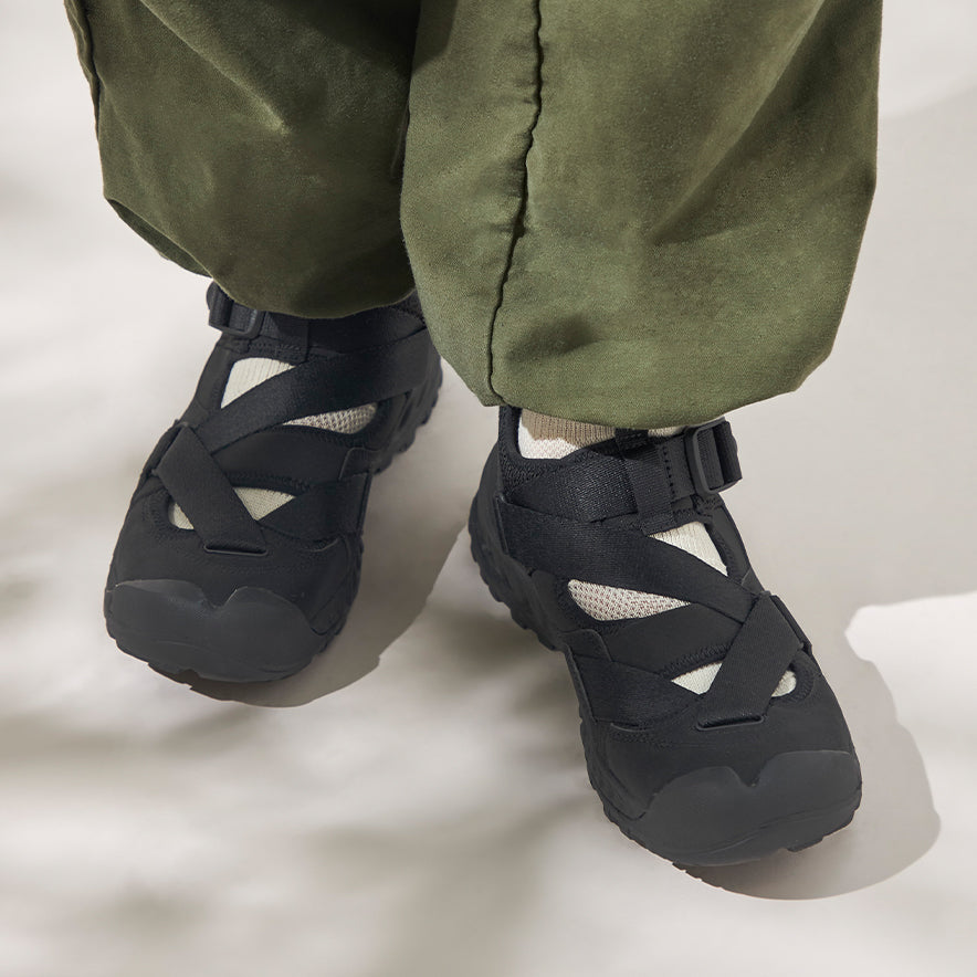 オールジェンダー フッドゼラ | Black/Black | KEEN公式オンラインストア