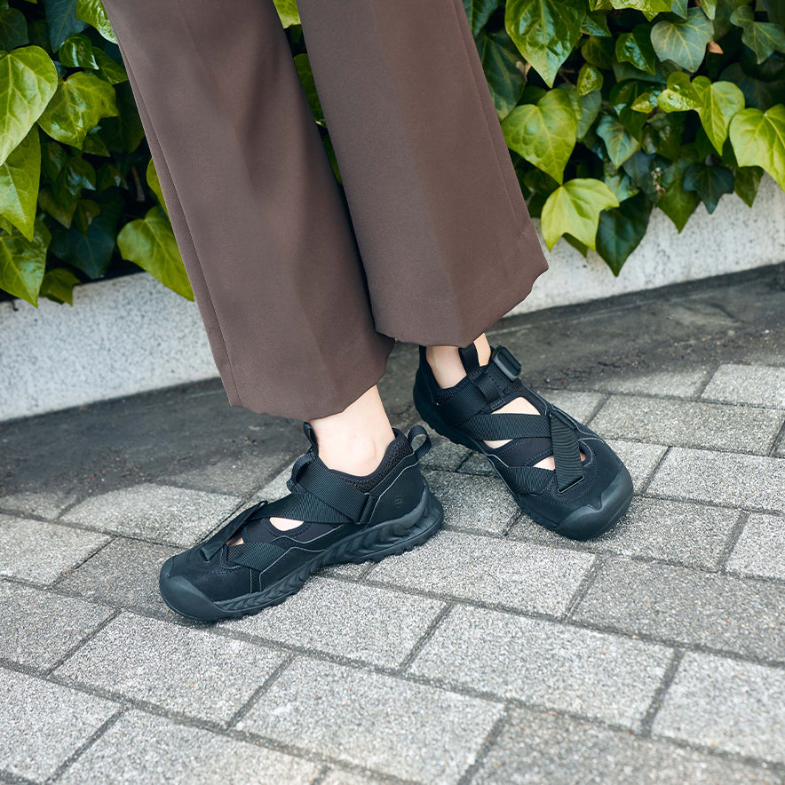 オールジェンダー フッドゼラ | Black/Black | KEEN公式オンラインストア