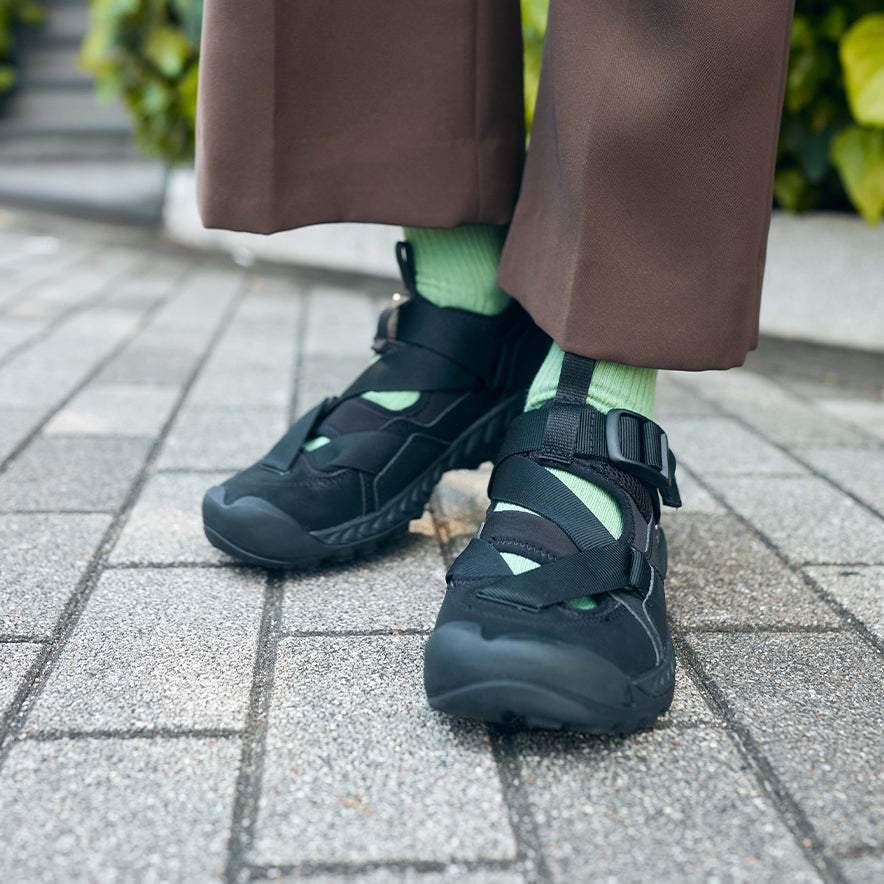 オールジェンダー フッドゼラ | Black/Black | KEEN公式オンラインストア