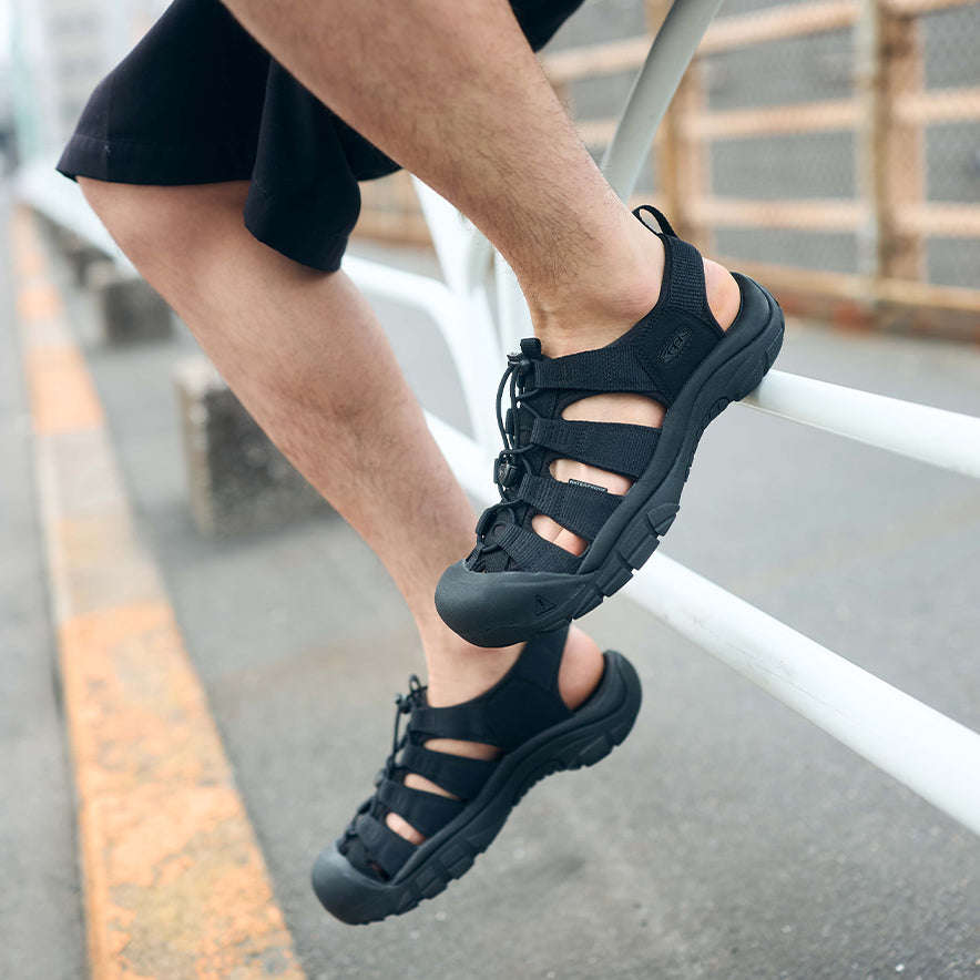 メンズ ニューポート エイチツー | Triple Black | KEEN公式オンライン