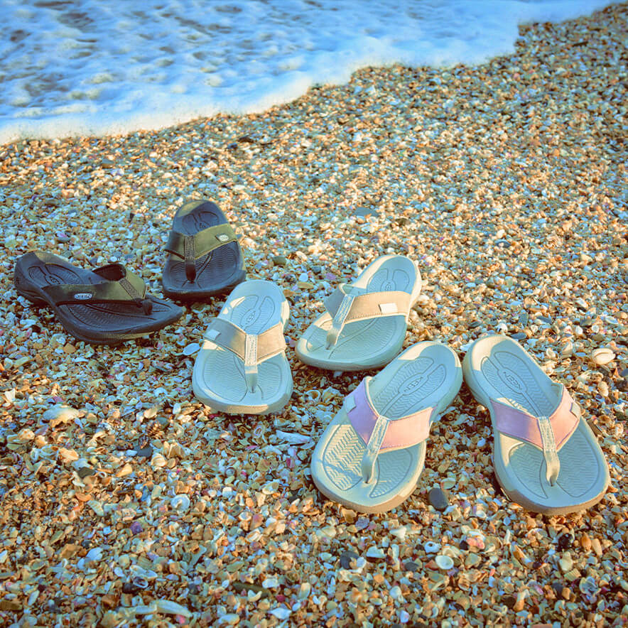 ウィメンズ サンダル Ι コナ フリップ ティージー | KEEN公式