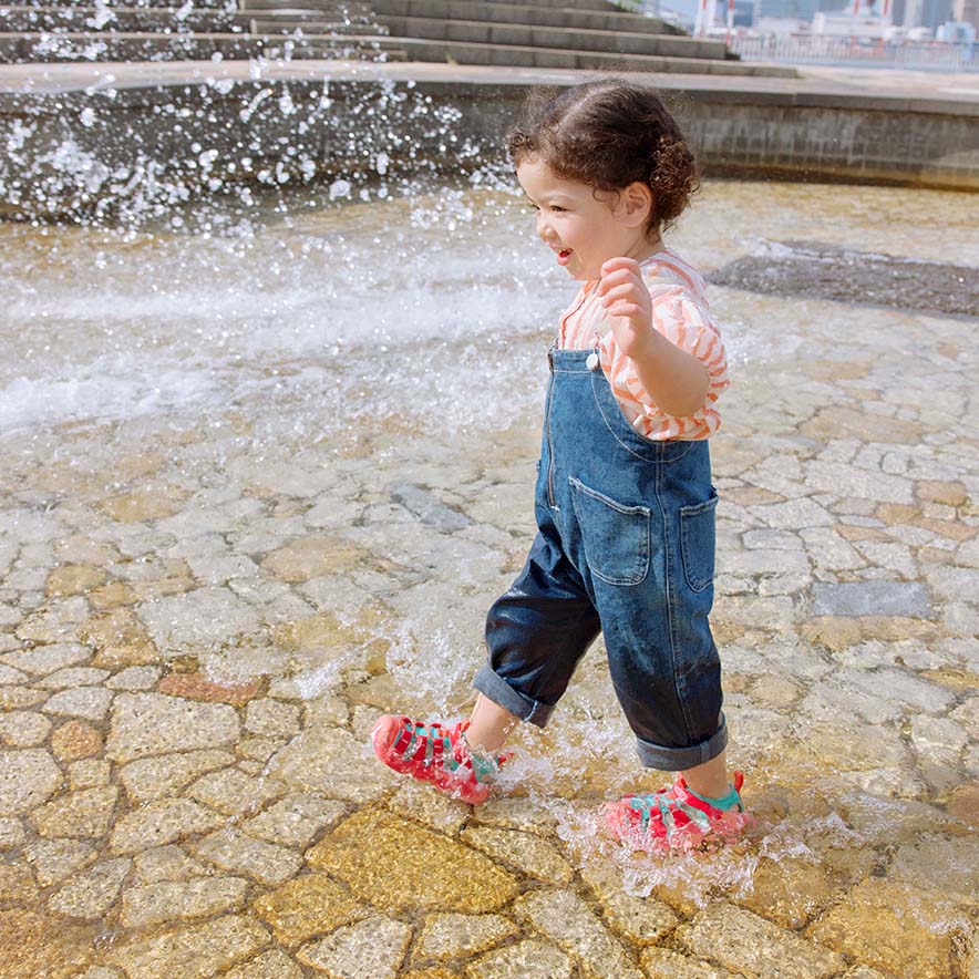 ビッグキッズ サンダル | ハイパーポート エイチツー | KEEN公式