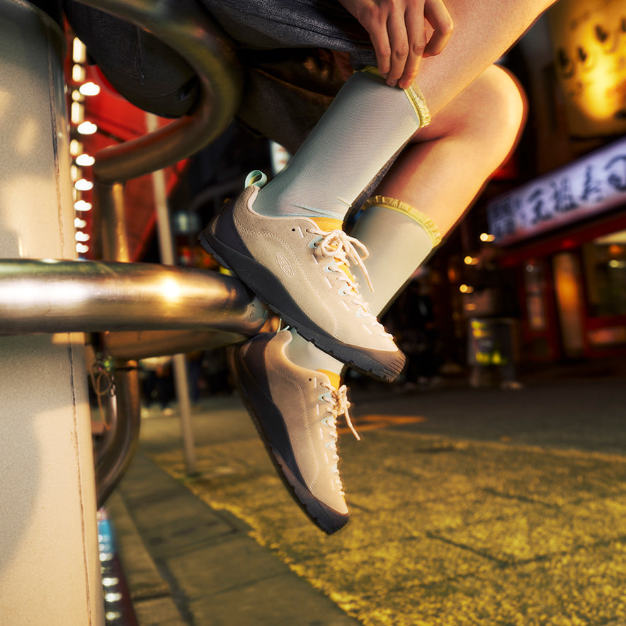 ウィメンズ ジャスパー スニーカー | Abbey Stone/Oak Buff | KEEN公式