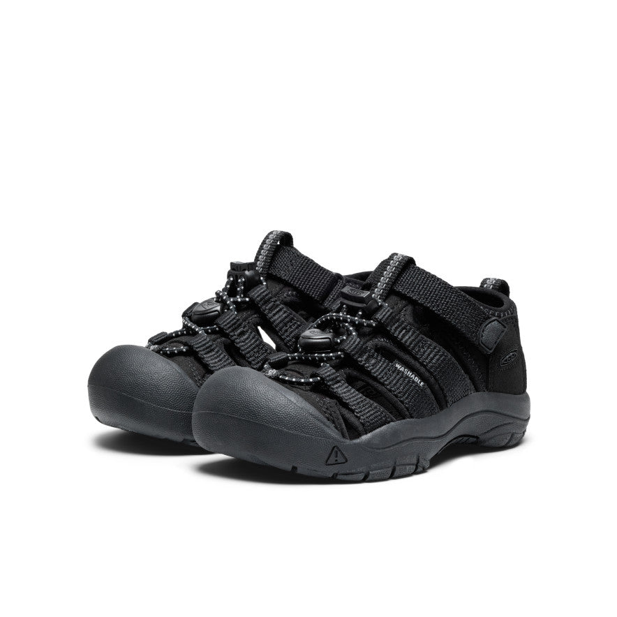 リトルキッズ ニューポート エイチツー | Triple Black | KEEN公式
