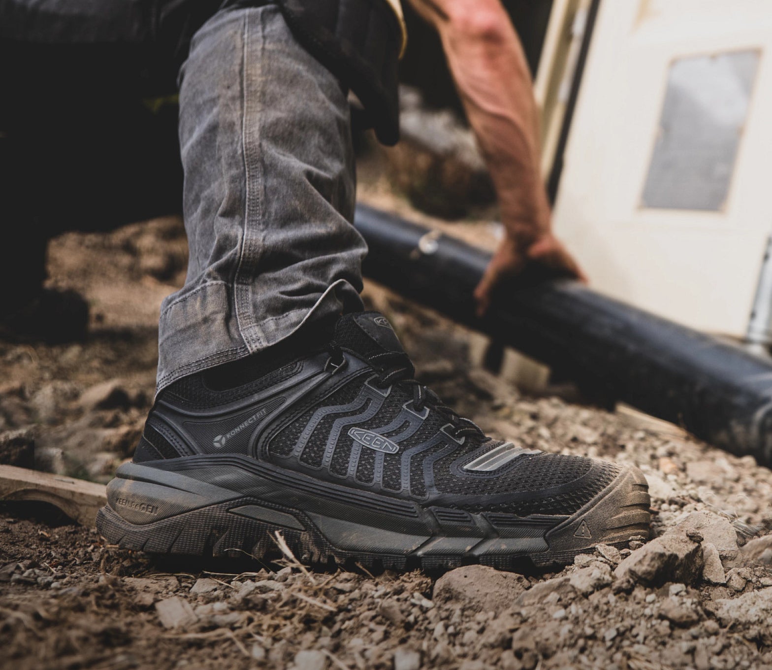 KEEN 安全靴 カンザスシティ ミッドウォータープルーフ防水仕様 ブラック Fit to Work | KEEN公式オンラインストア